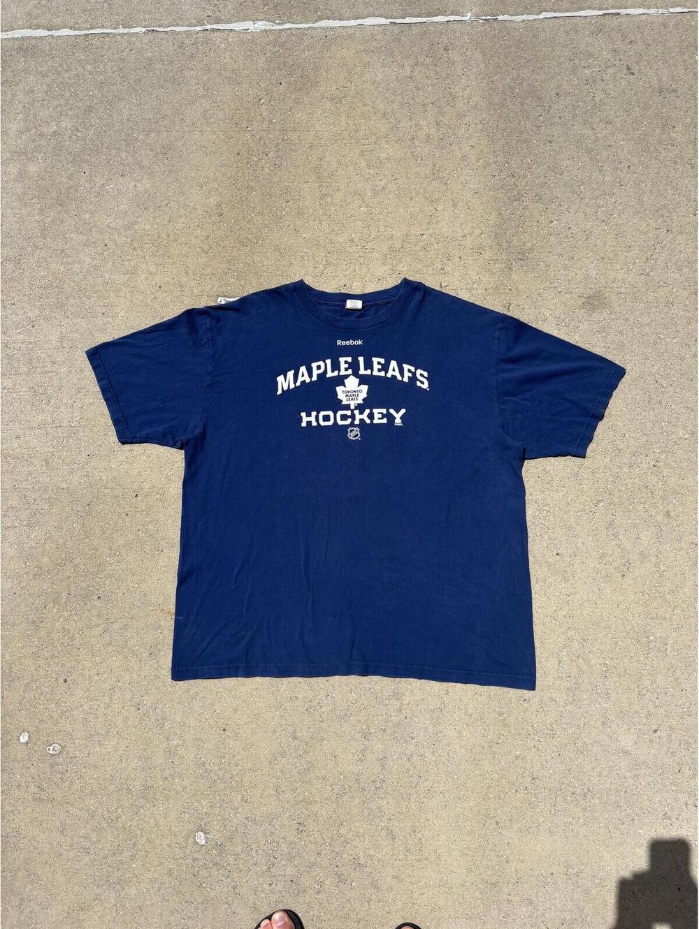 Vintage Reebok Toronto Maple Leafs Hockey Blue Graphic shirt